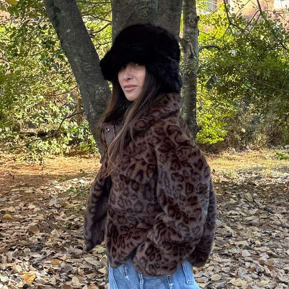 Fabulous Faux Fur Bucket Hat - Picture 4 of 4